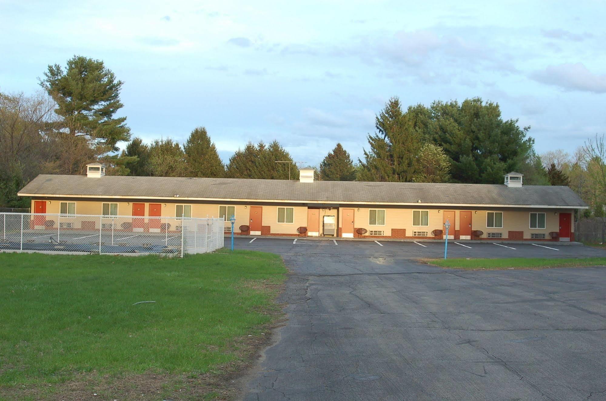 Budgetel Inn Glens Falls-Lake George-Saratoga Esterno foto