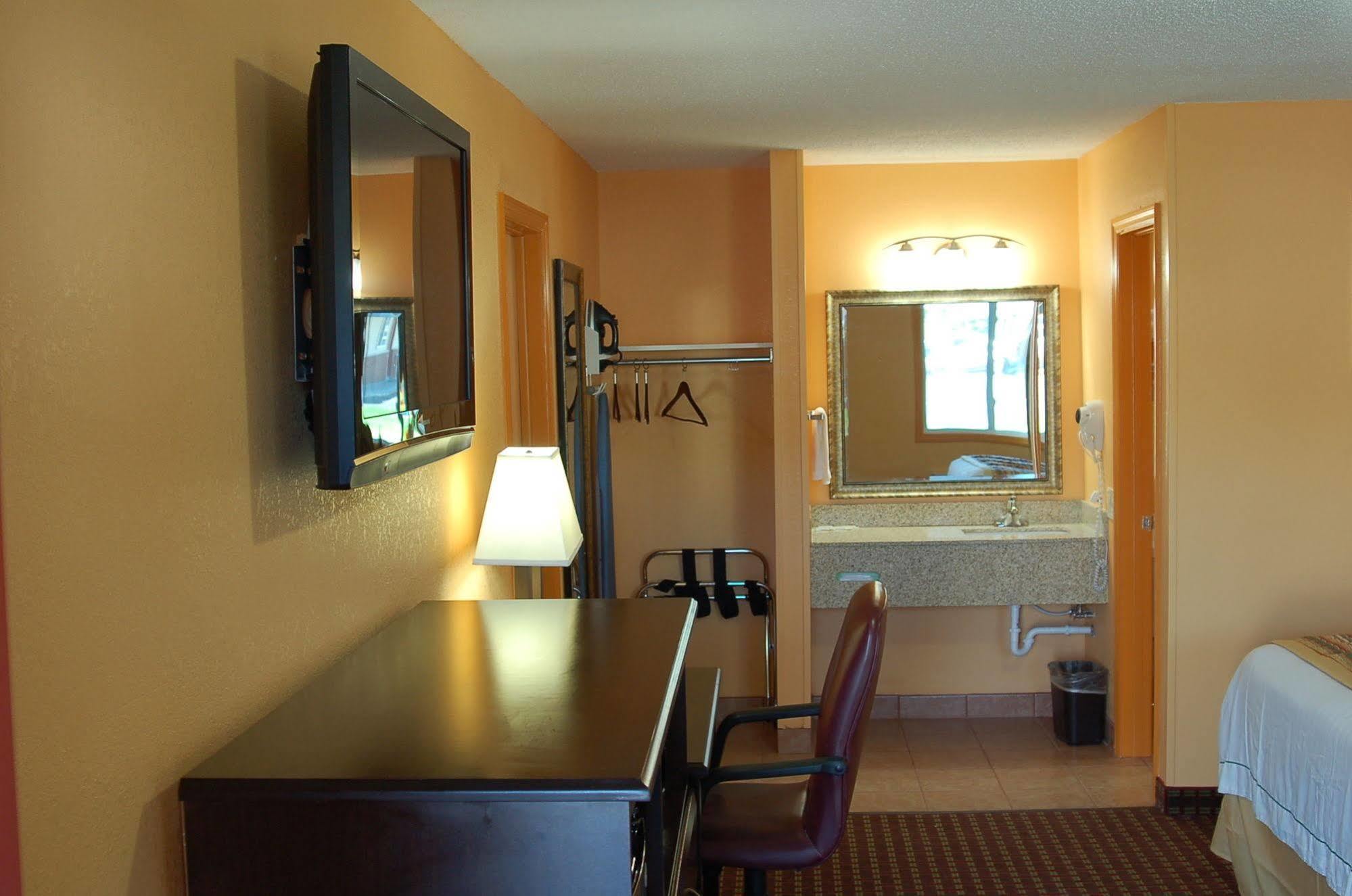 Budgetel Inn Glens Falls-Lake George-Saratoga Esterno foto